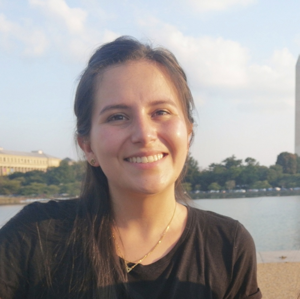 Meet your Posher, Lorena